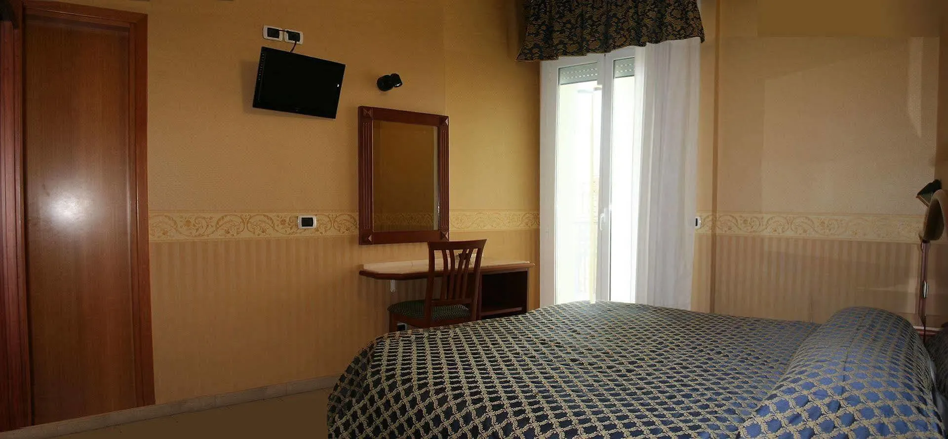 Hotel Grifone Rimini 3*,
